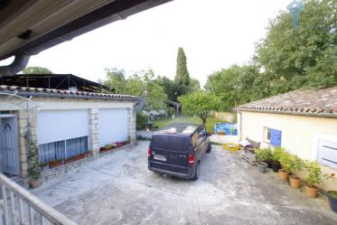 Dept Gard (30) - A vendre Quissac - proprit regroupant 2 maisons 
